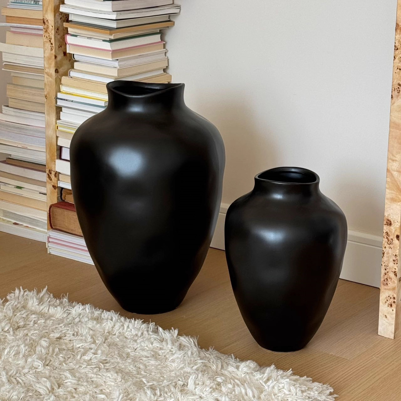 Bình gốm sứ Noir Vase phong cách Wabi-Sabi