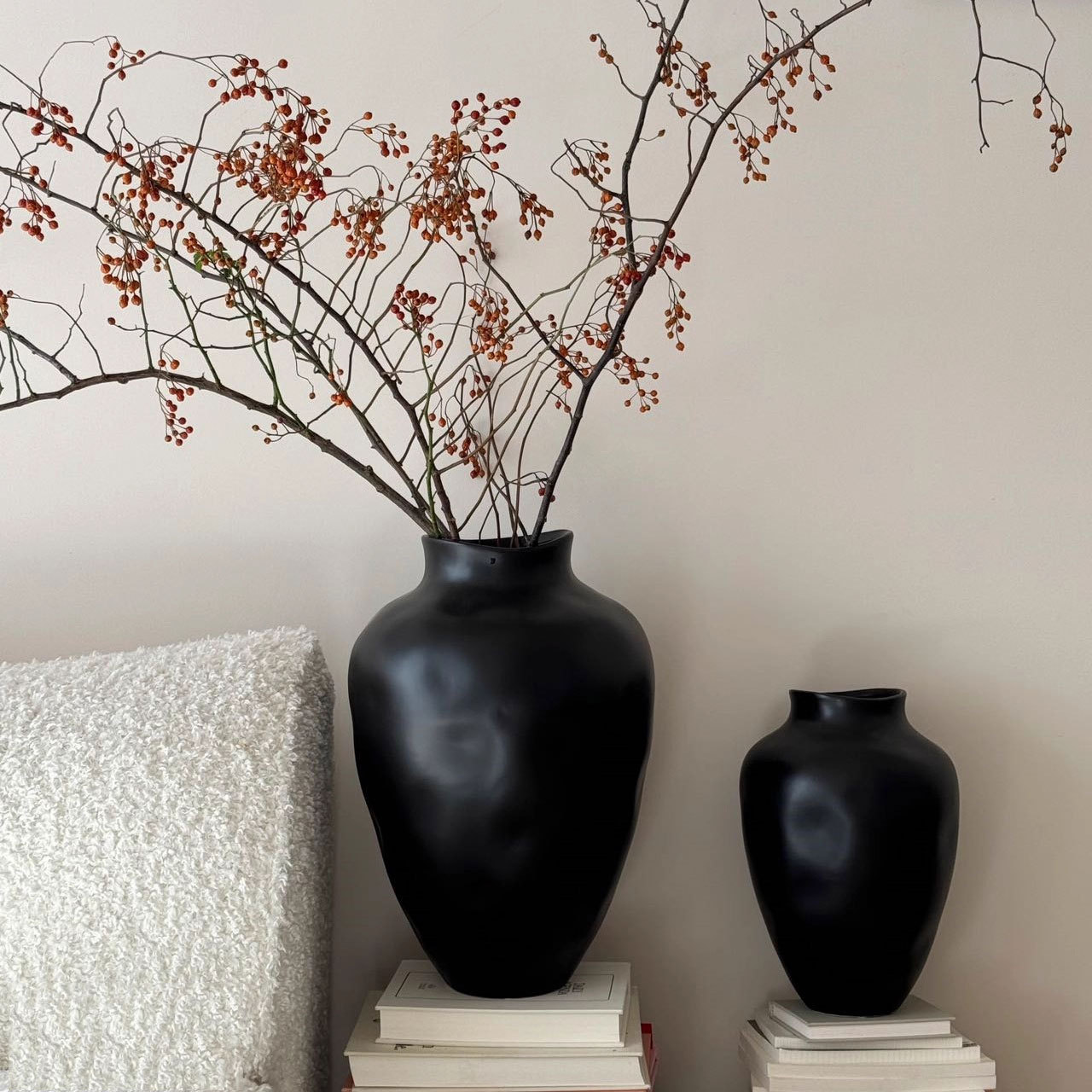 Bình gốm sứ Noir Vase phong cách Wabi-Sabi