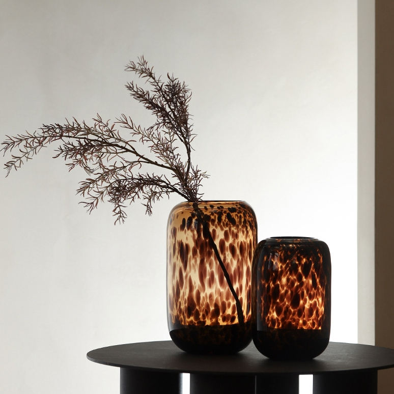 Bình cắm hoa thủy tinh Amber Leopard print glass vase