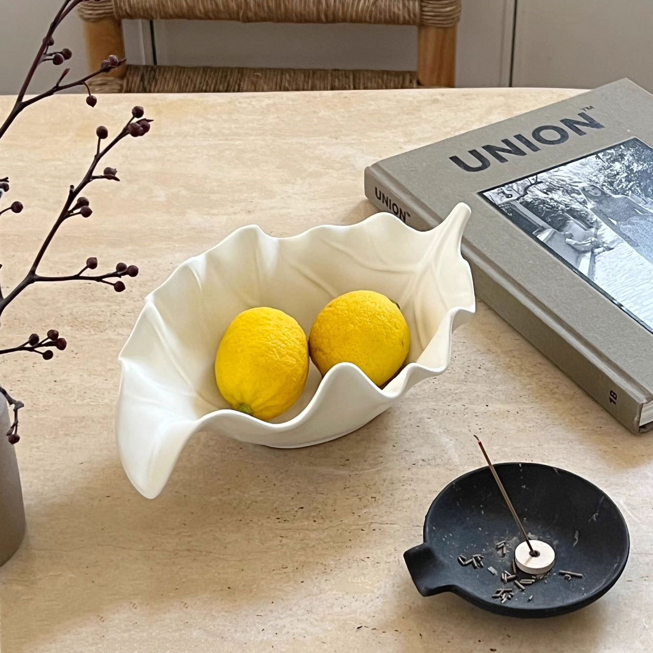 Đĩa gốm sứ dáng lá Leaflet Bowl lòng sâu cao cấp - Màu trắng sữa