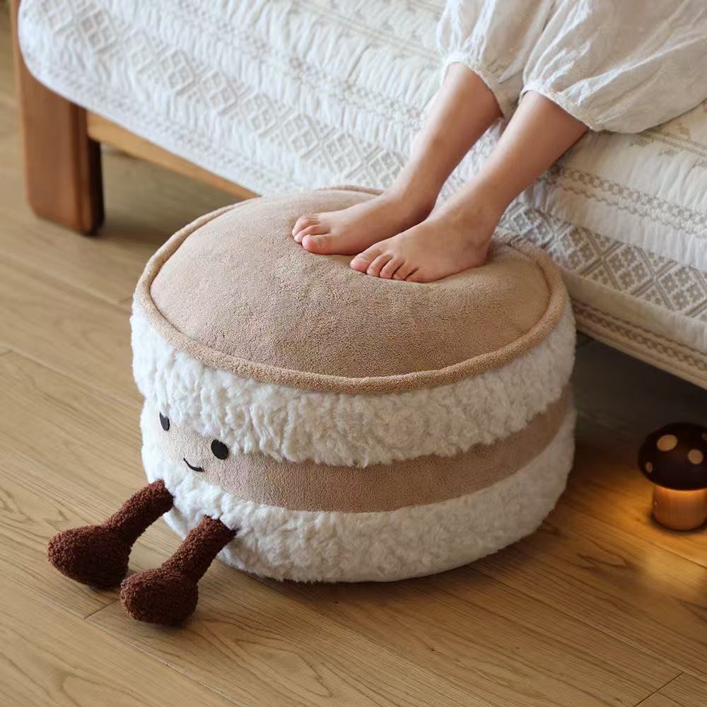 Ghế đẩu để chân hình bánh mỳ dễ thương