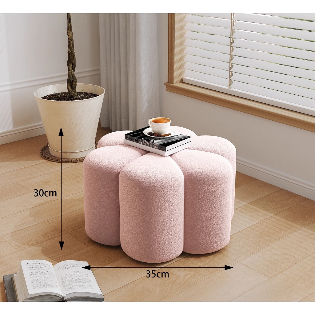 Ghế đôn sofa hình cánh hoa | Flower Shaped Ottoman - Lông cừu hồng