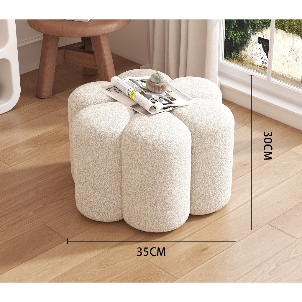 Ghế đôn sofa hình cánh hoa | Flower Shaped Ottoman - Lông cừu trắng
