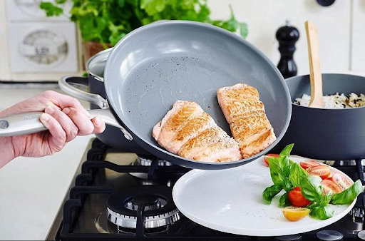 Chảo chống dính nào tốt? 5 Mẫu chảo tốt NHẤT hiện nay