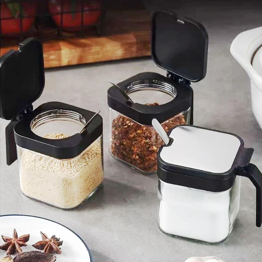Hộp đựng gia vị tại siêu thị đồ dùng nhà bếp Gia Dụng Nhanh