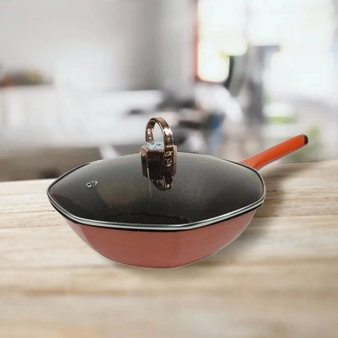 Chảo chống dính được bán ở siêu thị đồ dùng nhà bếp Gia Dụng Nhanh