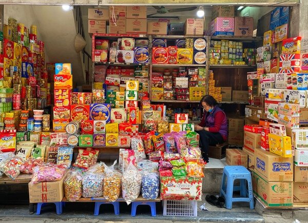 Vốn ít nên kinh doanh gì? Mở tạp hóa tại nhà