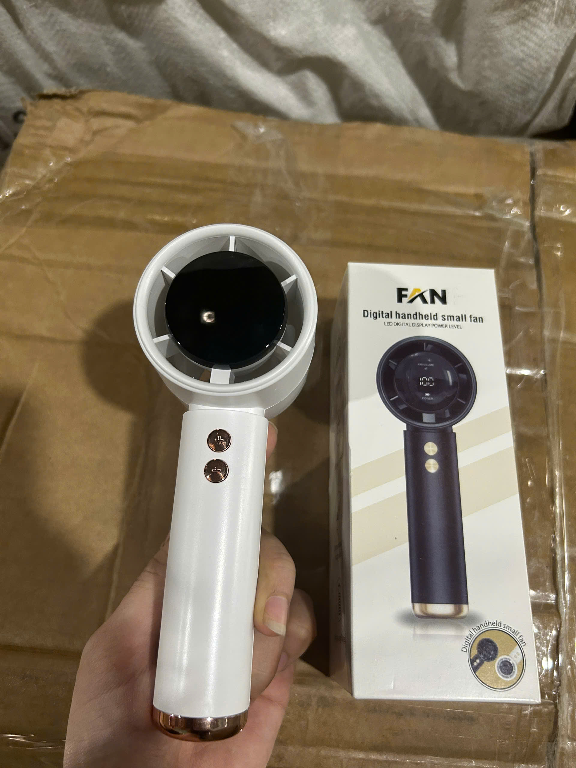 [100] Quạt Cầm Tay FAN