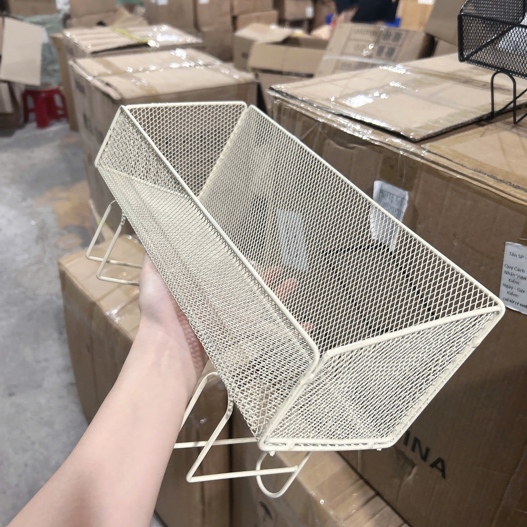 [24] Kệ Kim Loại Nhà Vệ Sinh Ráo Nước