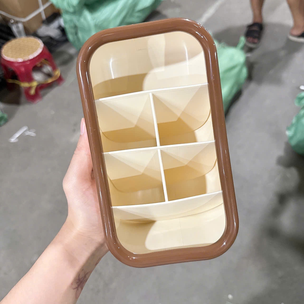 [60] Khay Để Bút Đứng 3308