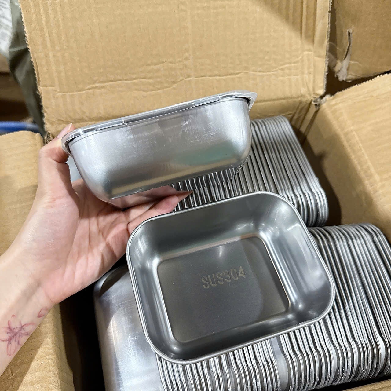 [300] Hộp Đựng Thực Phẩm INOX Có Nắp - NHẸ 13.10cm