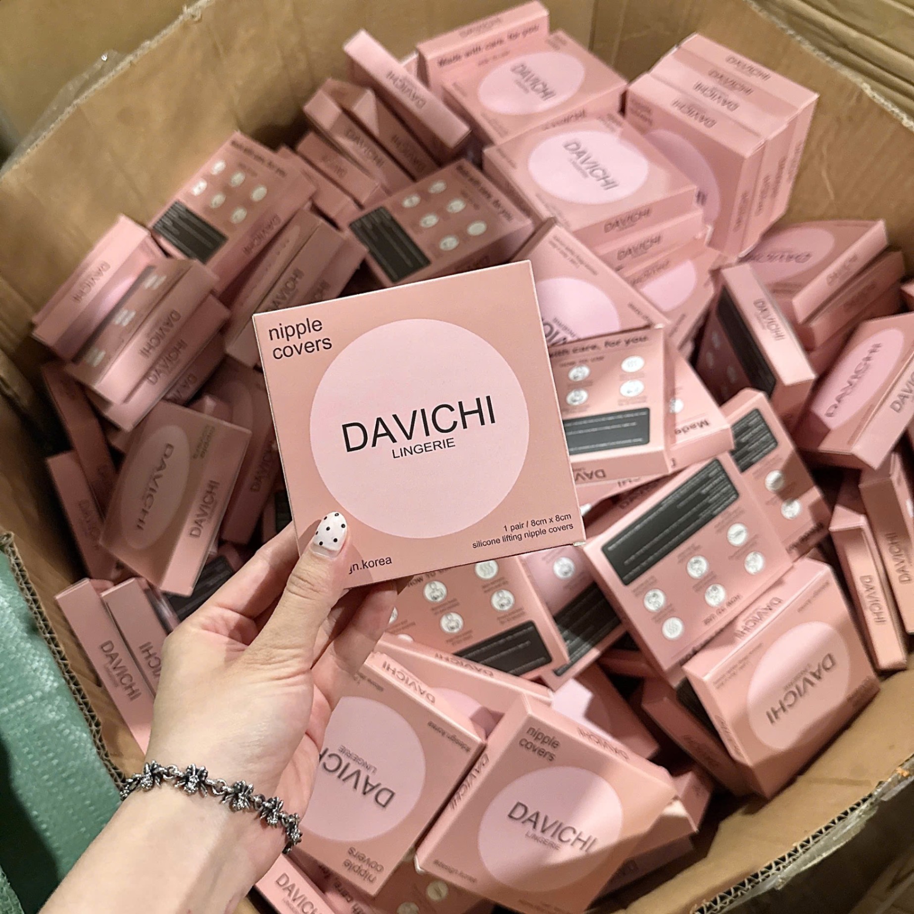 [500] Hộp 2 Miếng Dán Ngực Chống Mồ Hôi DAVICHI