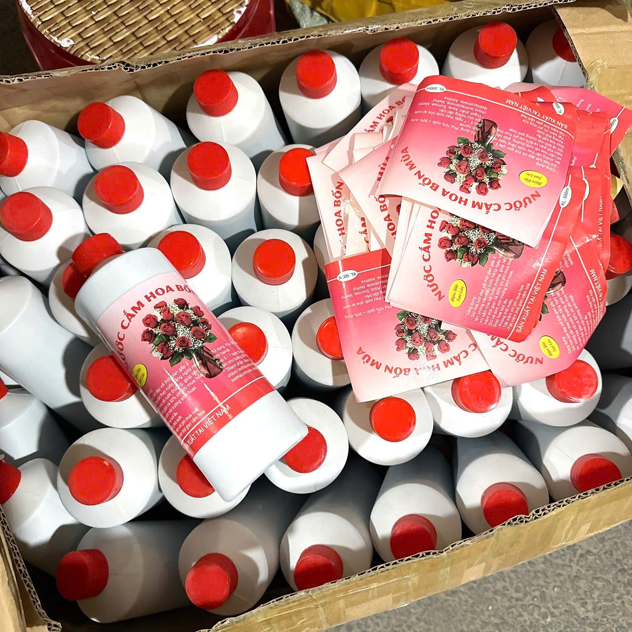 [100] Nước Cắm Hoa Bốn Mùa 500ml