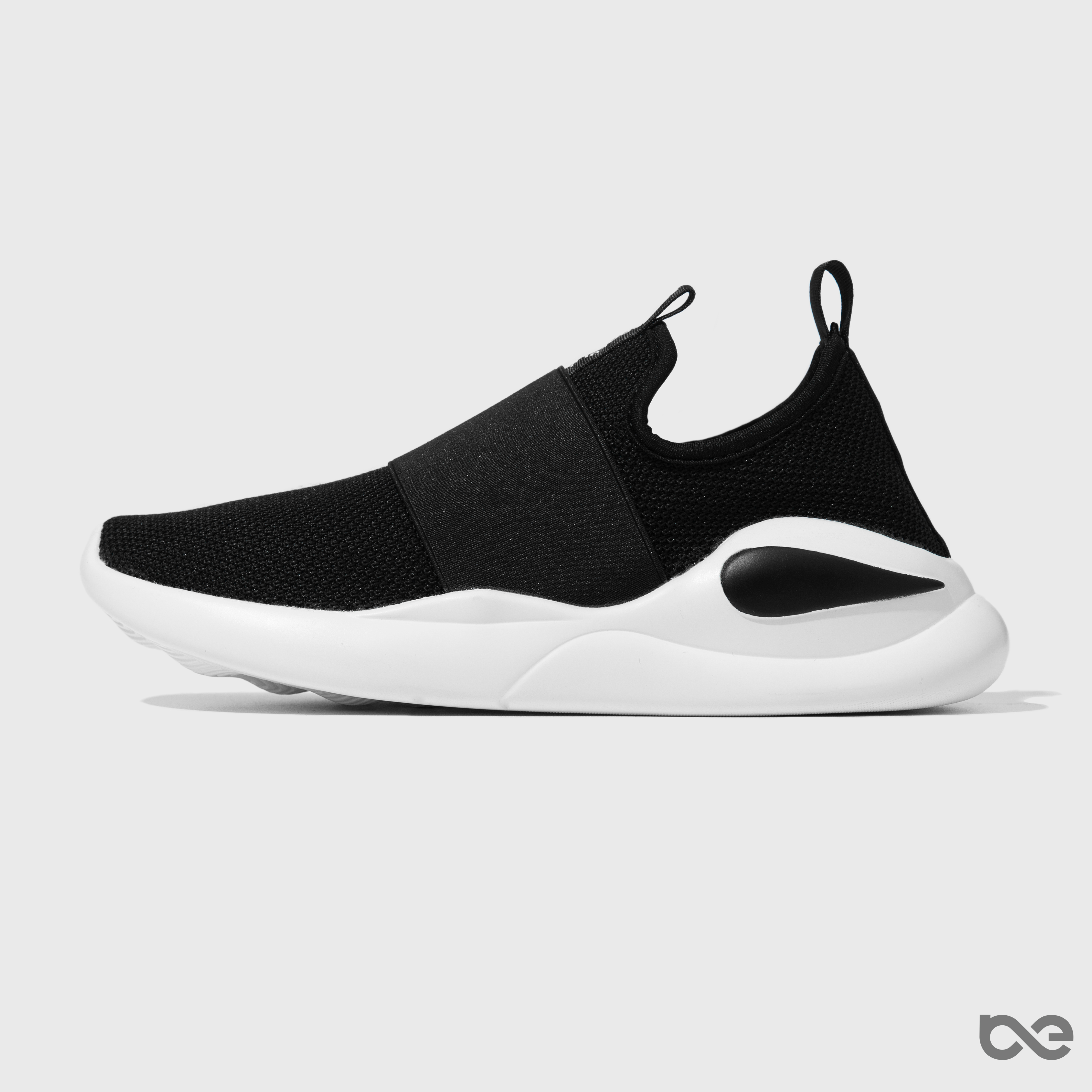 Steady Sneaker | Đen