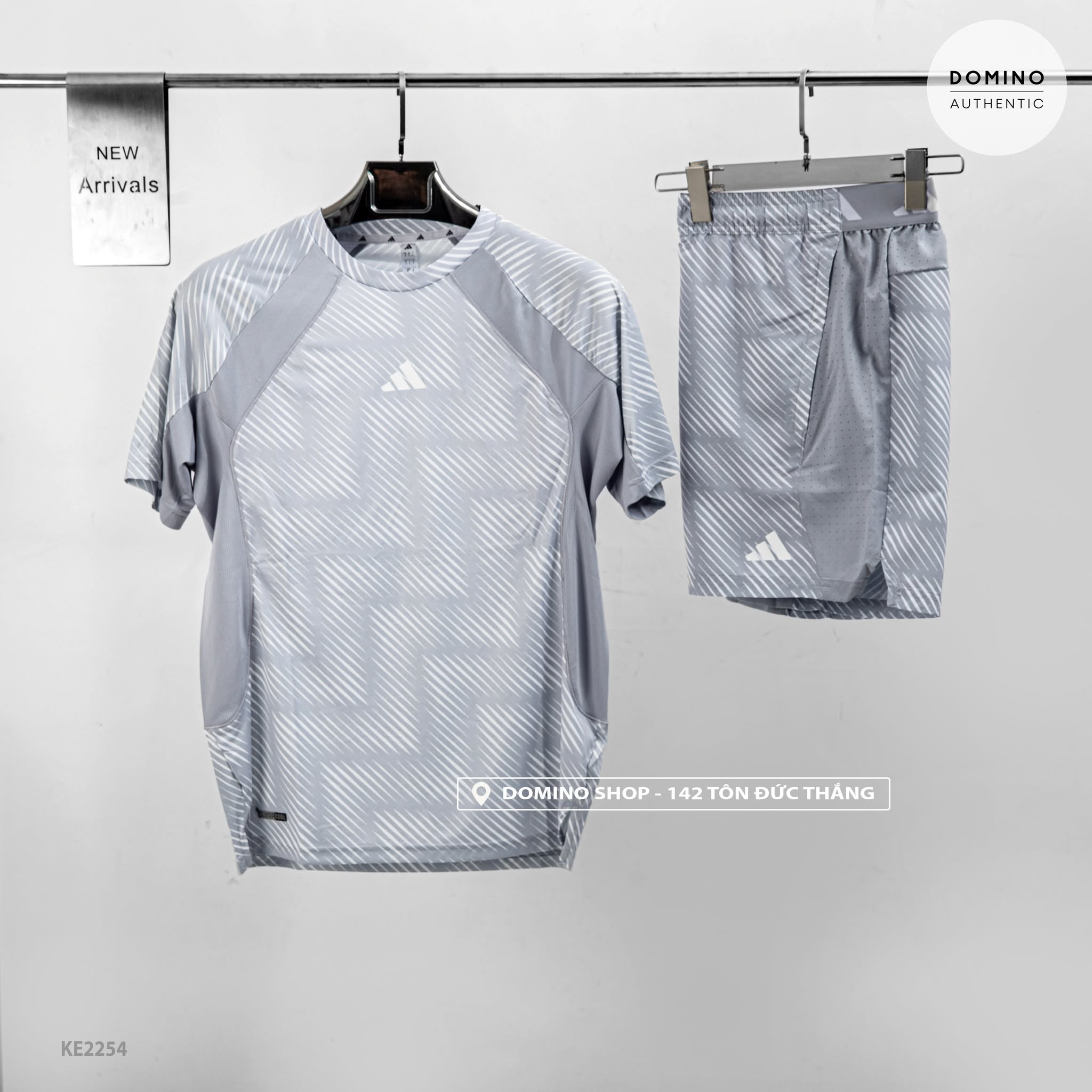 ADIDAS TECH APPAREL SPORTSWEAR FIFA WORLD CUP 26™, TÚI KHÓA - KE2254 - KE2258