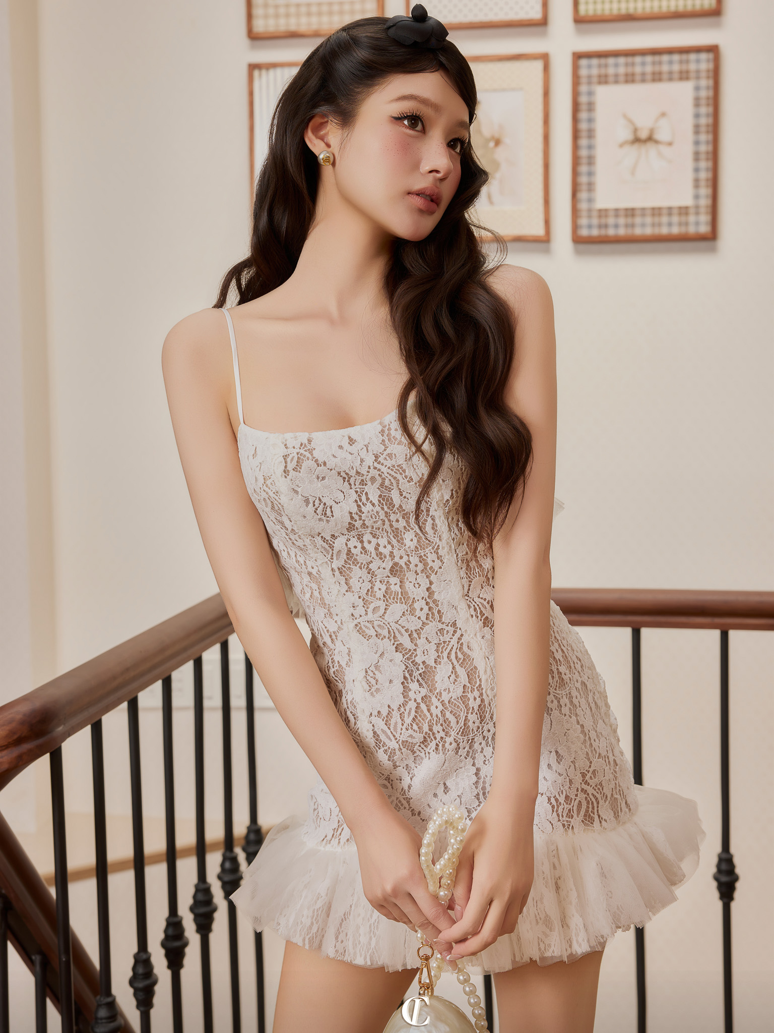 ĐẦM DÂY REN TÀ LƯỚI