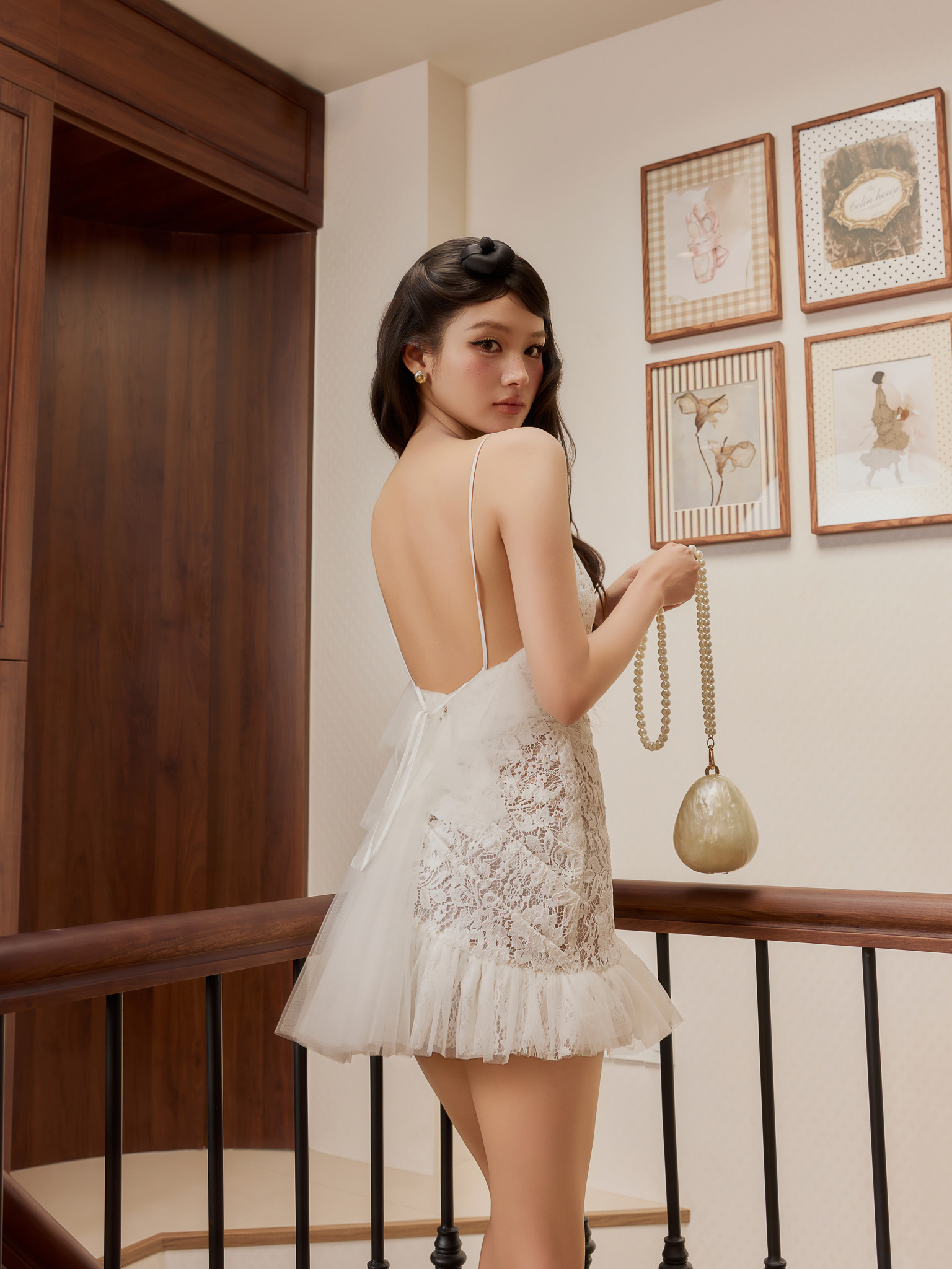 ĐẦM DÂY REN TÀ LƯỚI