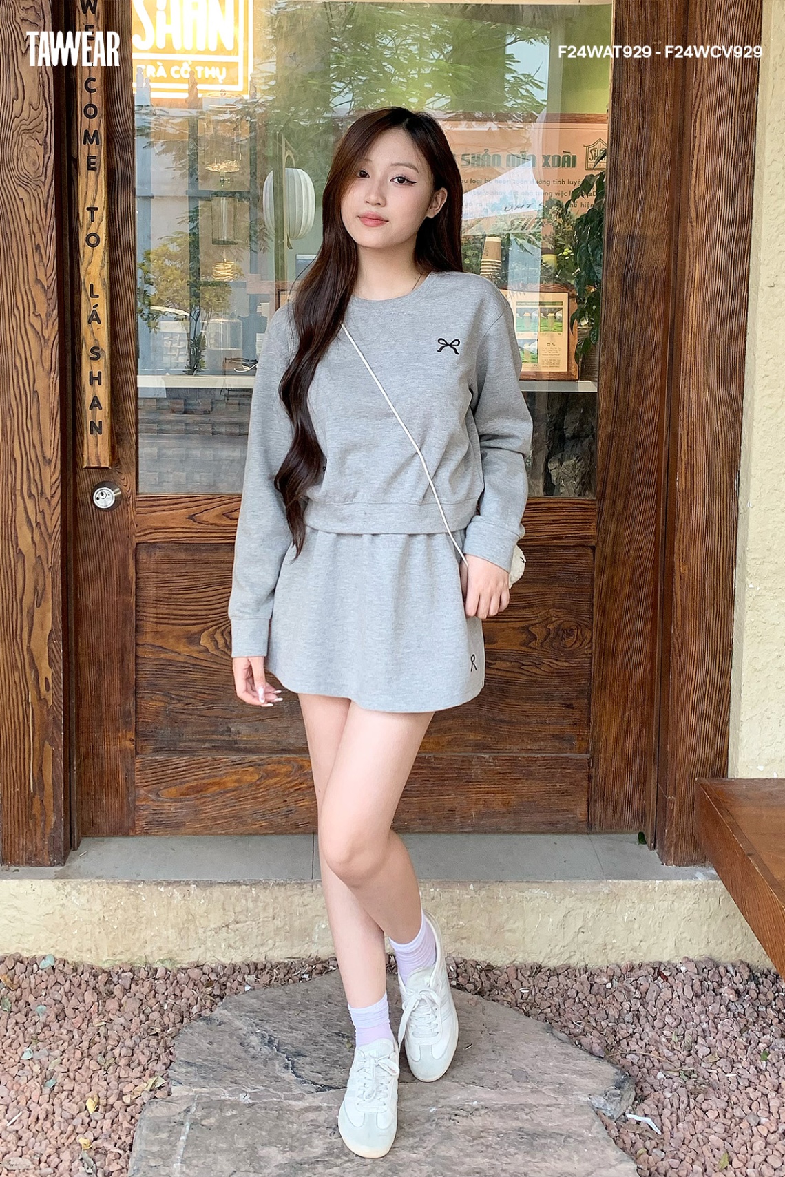 Bộ Chân Váy Phối Áo Nỉ Thêu Nơ CV929AT929