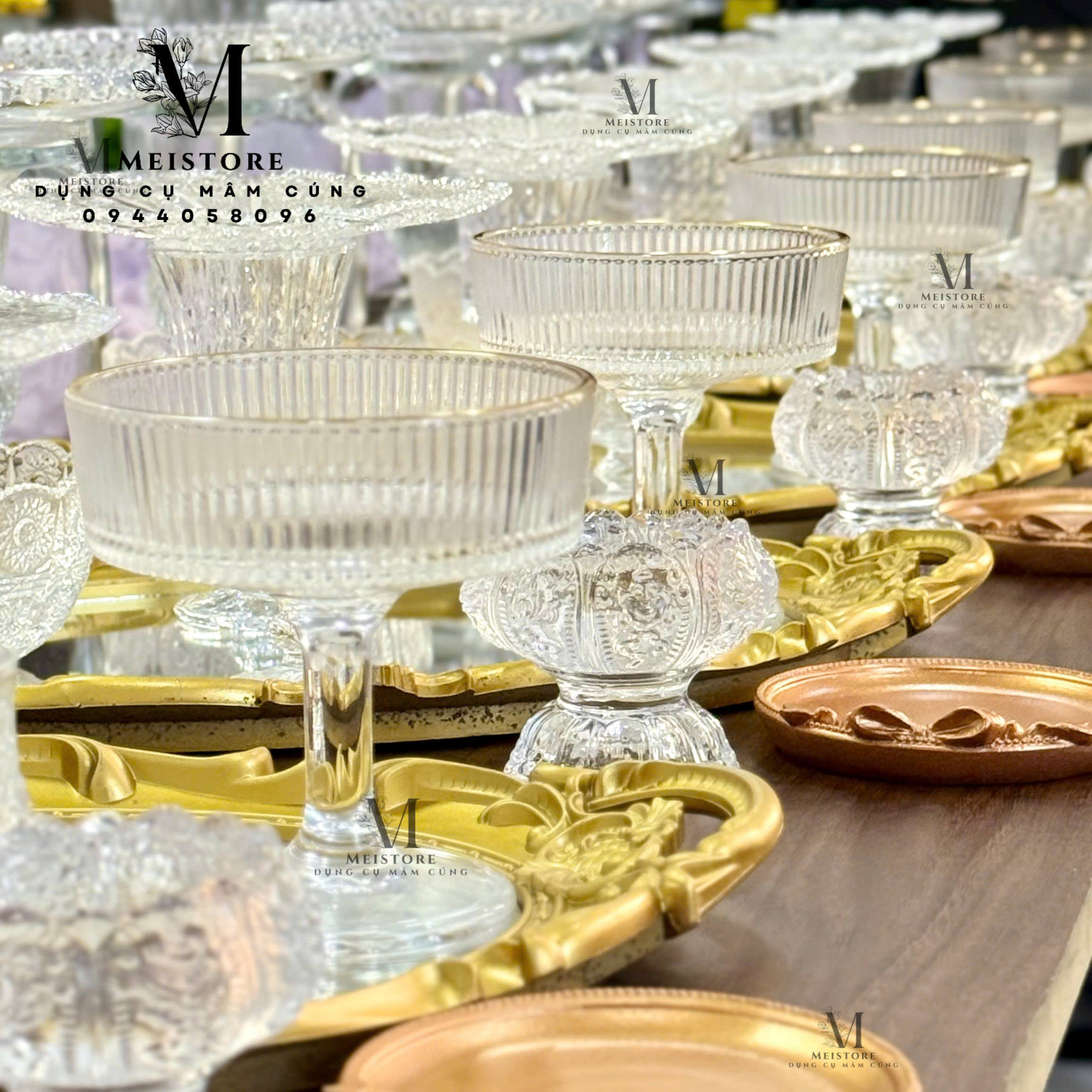 Ly thạch thủy tinh Vân sọc mẫu cao 10.8cm viền vàng