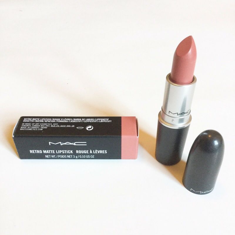 Son MAC lỳ 703 Runway Hit Hồng Nude