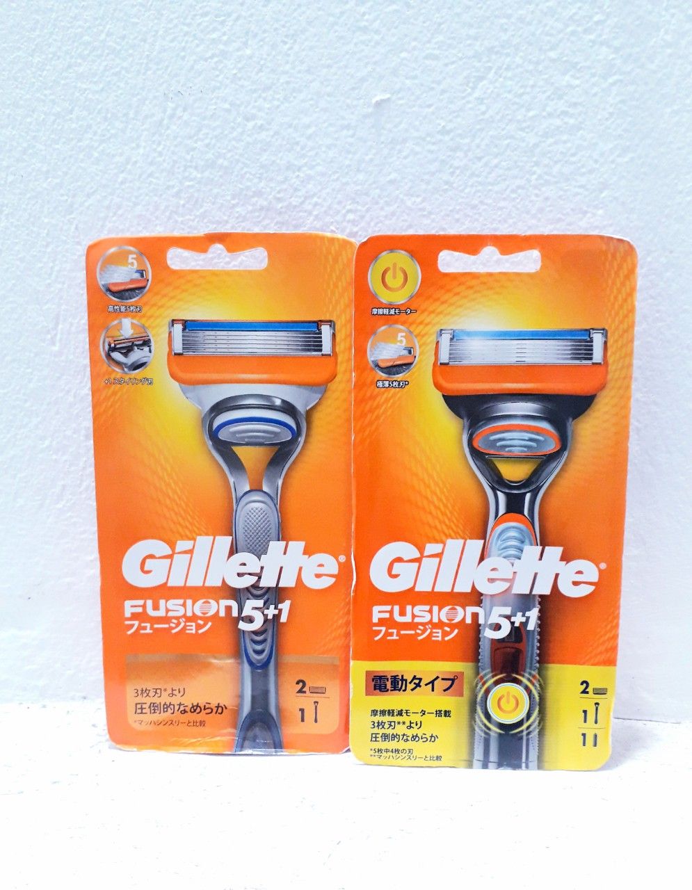 Gillette Fusion 5 + 1 Giá đỡ điện với 2 lưỡi dự phòng