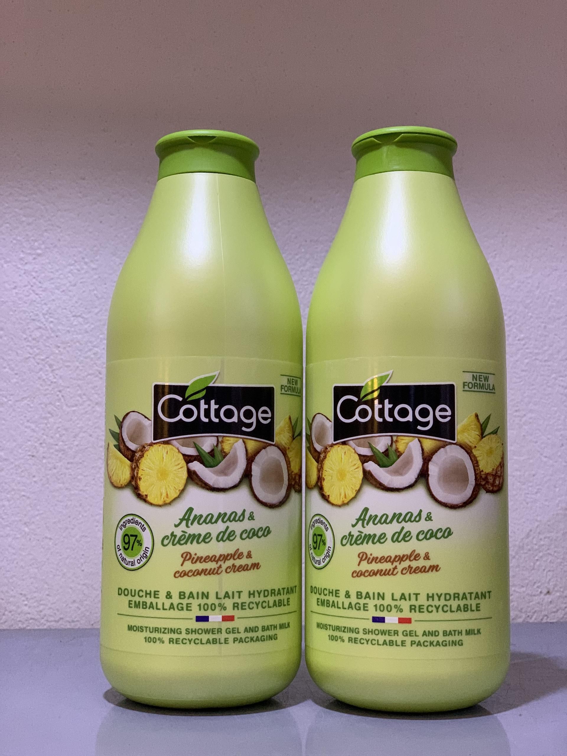 Sữa tắm tẩy tế bào chết Cottage dứa dừa  750ml xanh