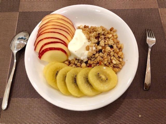 [Date T10/2022] Ngũ cốc Calbee, Ngũ cốc hoa quả Calbee Nhật Bản. - Đỏ Protein Date T6