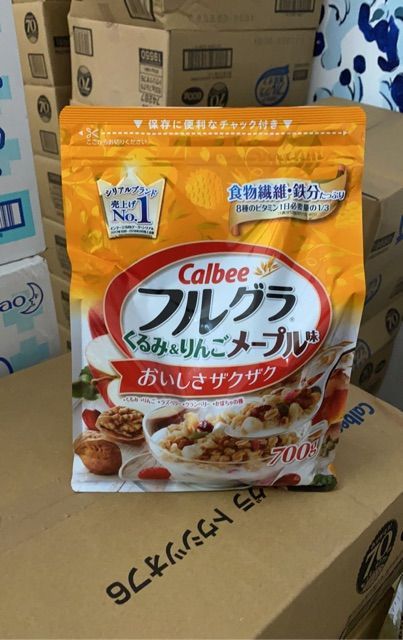 [Date T10/2022] Ngũ cốc Calbee, Ngũ cốc hoa quả Calbee Nhật Bản. - Đỏ Protein Date T6