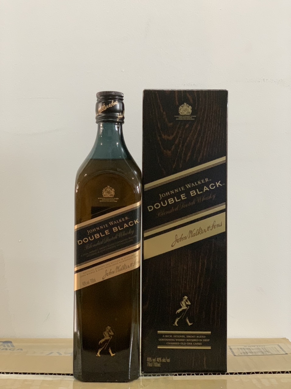 Rượu Johnnie Walker Double Black 700ml