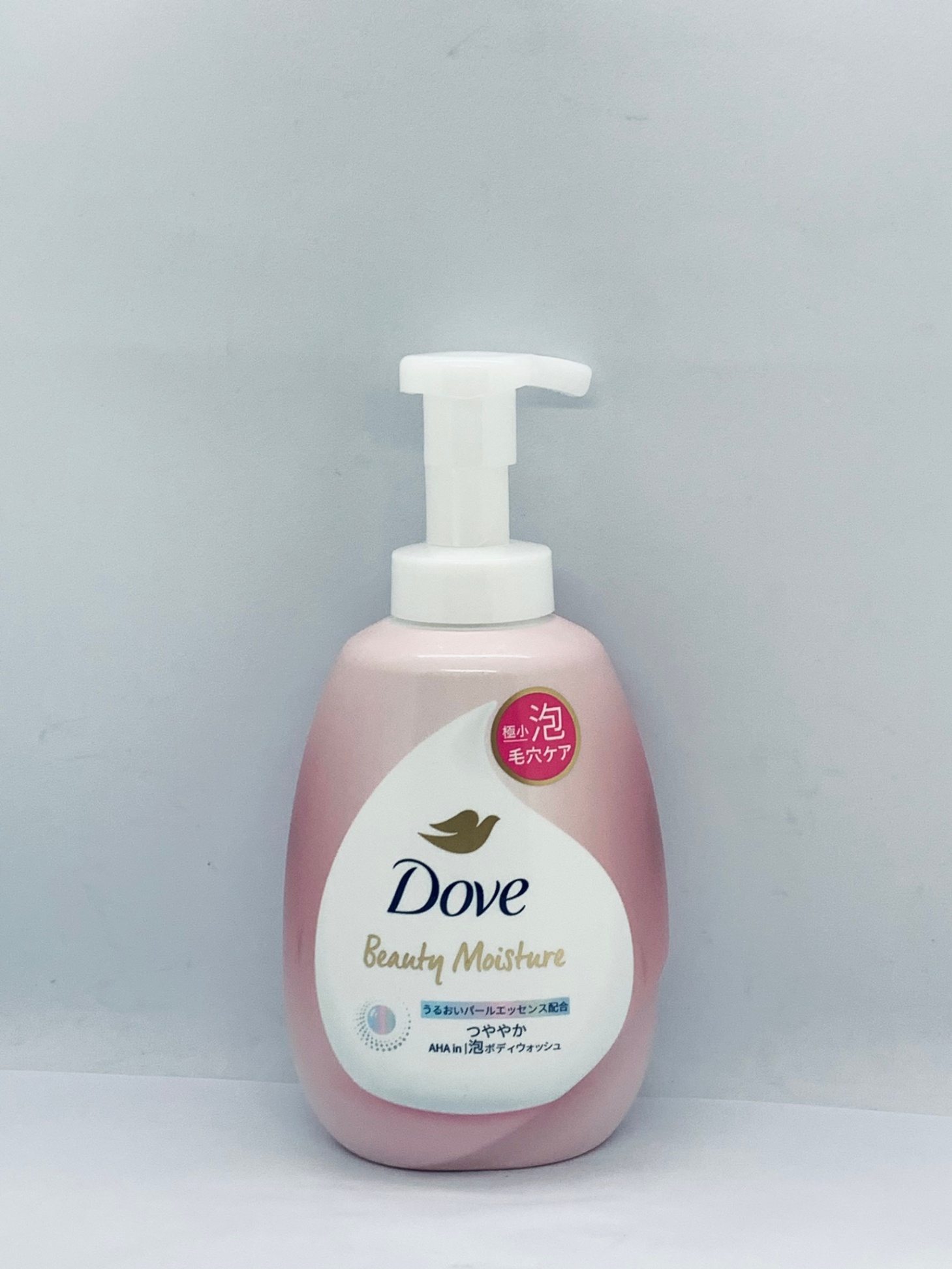 Sữa tắm Dove dưỡng trắng da 540g