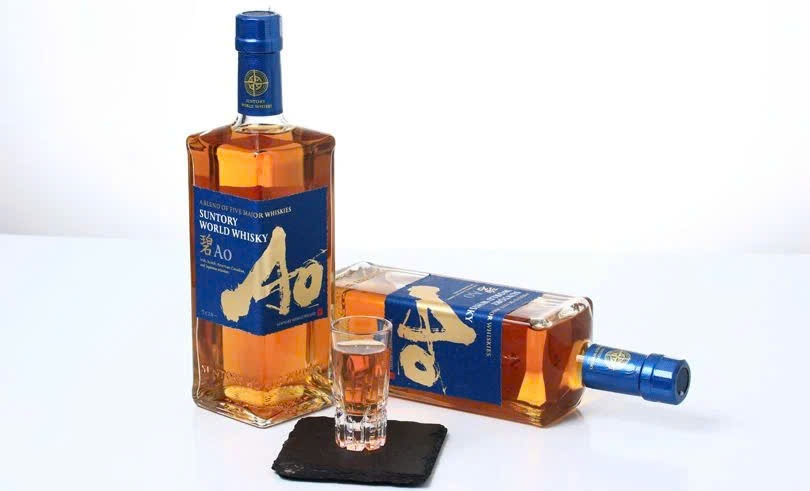 Rượu Suntory World Whisky Ao 700ml