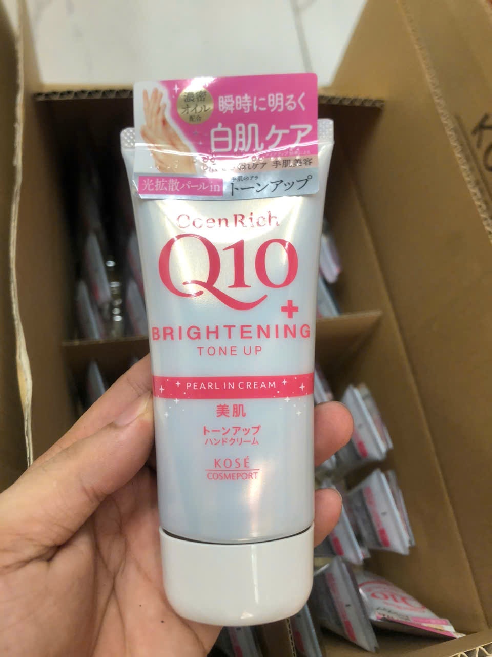 Kem dưỡng da tay Coenrich Tone Up Hand Cream 80g – Q10 trắng