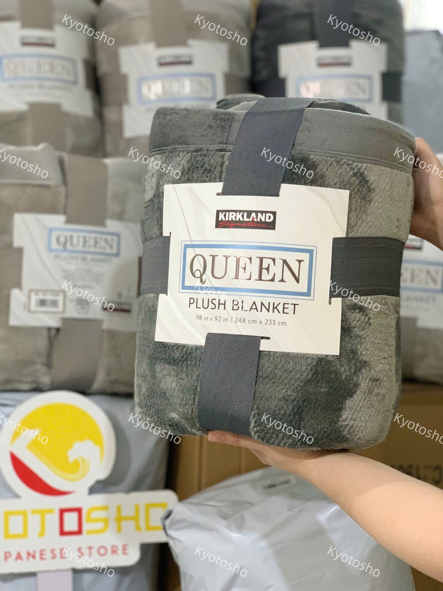 Chăn lông cừu Kirkland 248x233 màu ghi xám