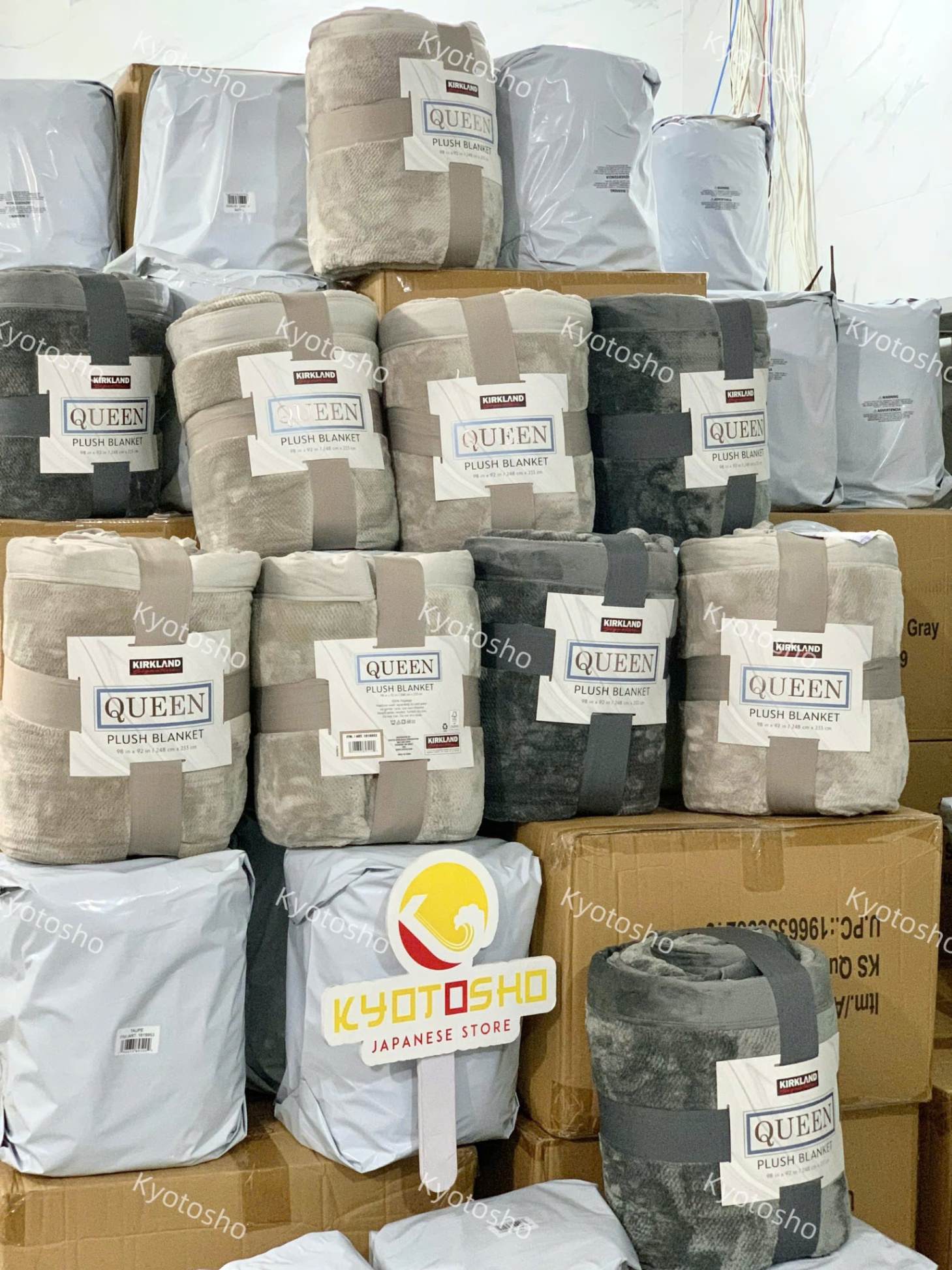 Chăn lông cừu Kirkland 248x233 màu ghi xám