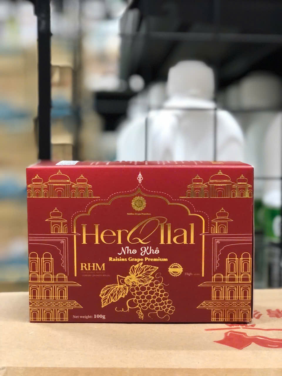 Nho khô Her Allal Raisins Mix hộp đỏ 100g