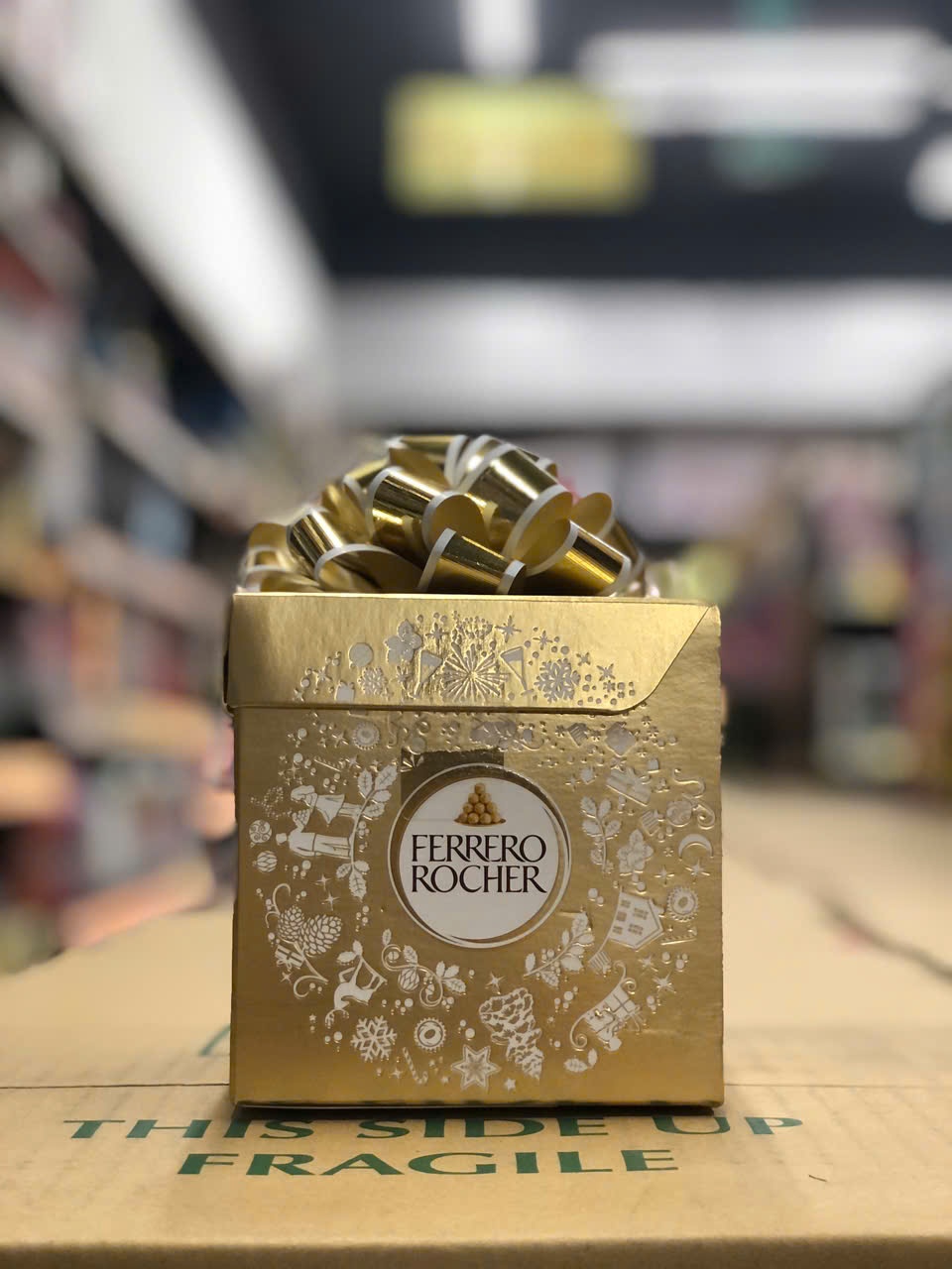 Socola Ferrero Rocher hộp quà vuông 225g