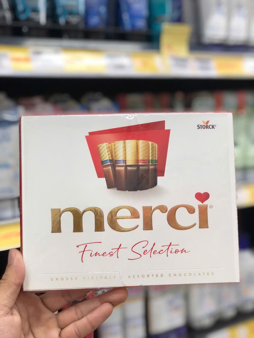 Socola hạnh nhân giòn tổng tộp Storck merci Finest Selection 250g đỏ