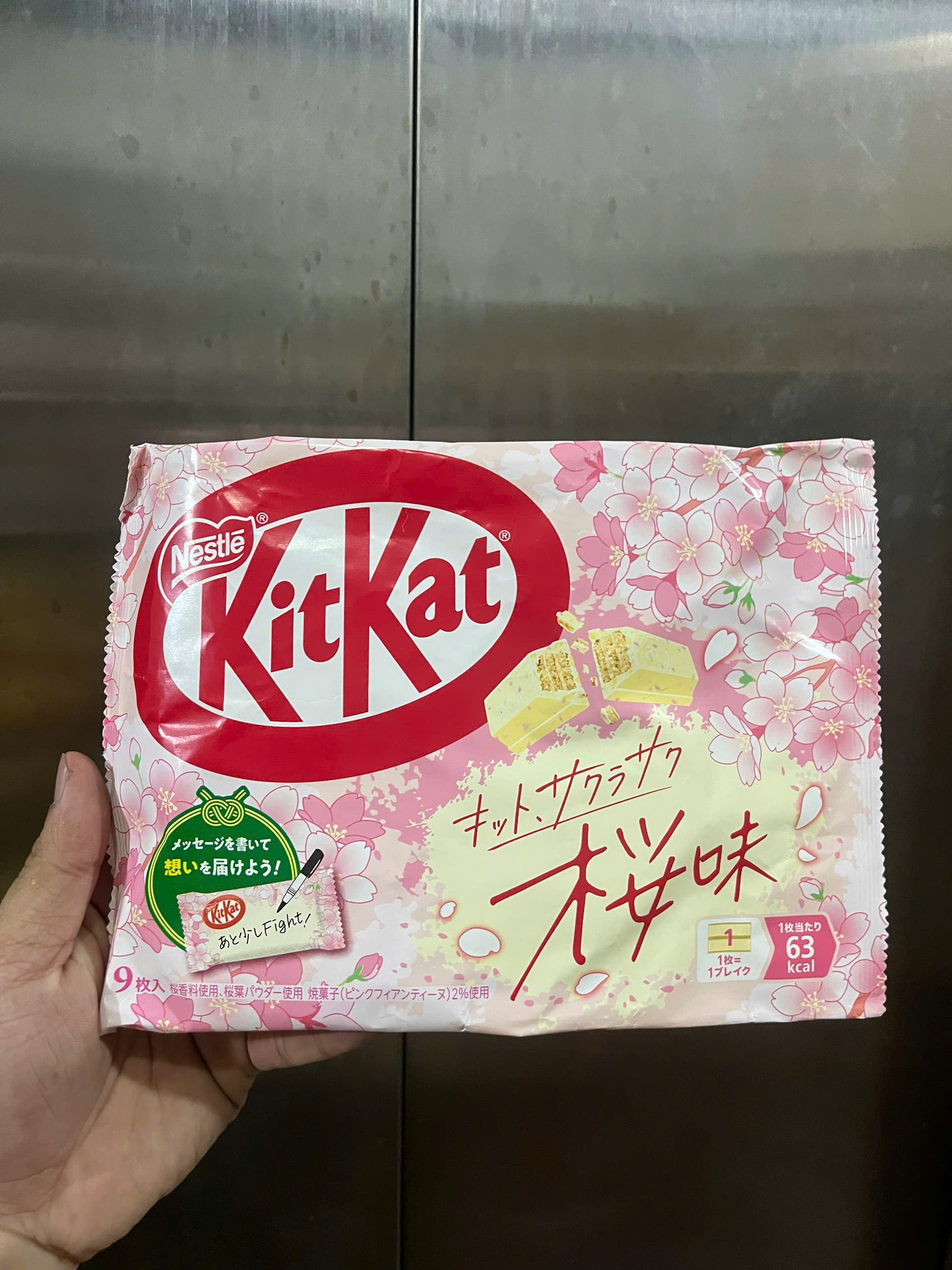 Bánh Kitkat vị hoa anh đào Sakura Nhật Bản 9 cái