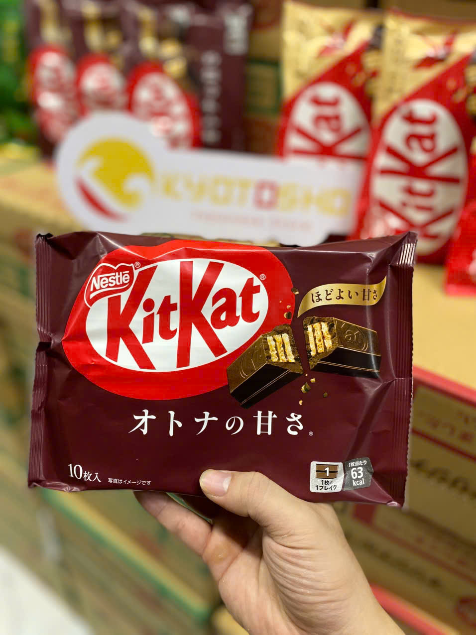 KM MUA 2 TẶNG 1 Bánh Kitkat vị socola đen 10 miếng