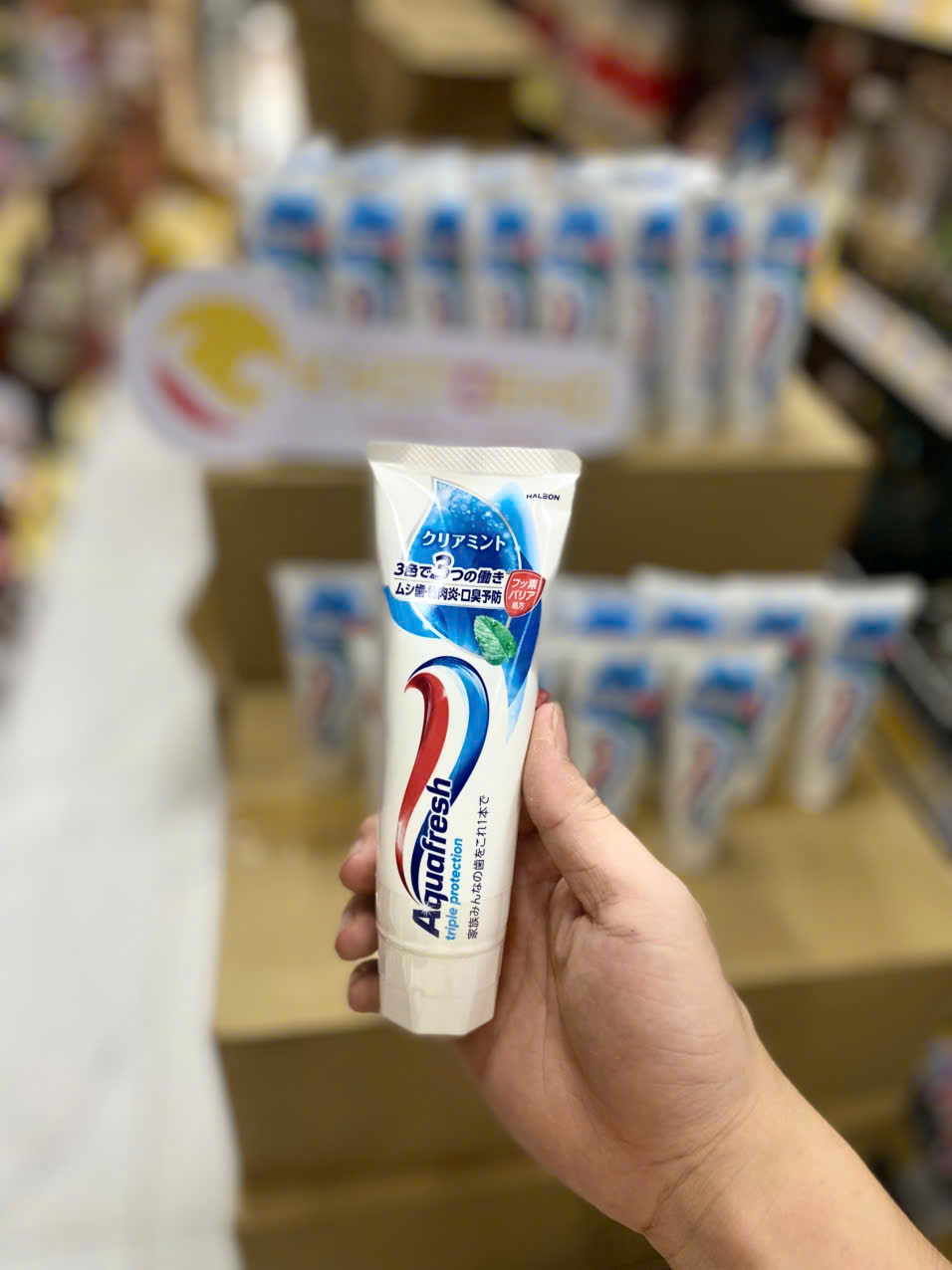 Kem đánh răng aquafresh Hương bạc hà
