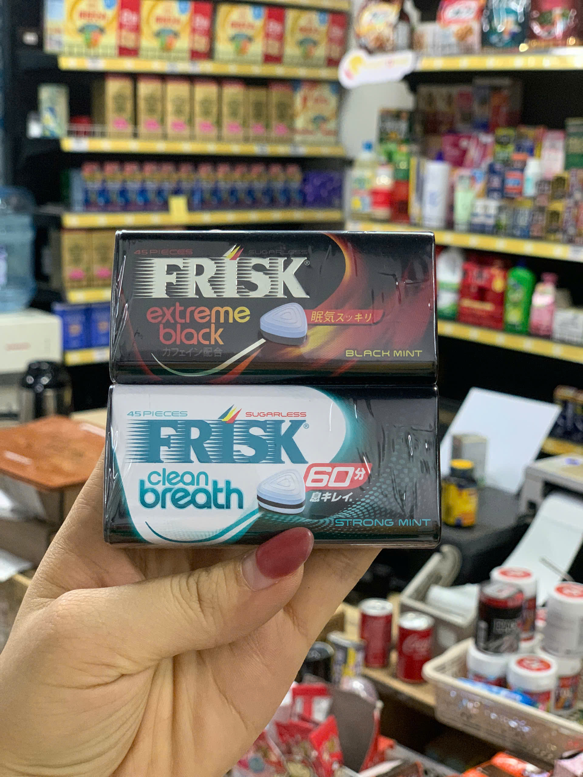 Kẹo ngậm bạc hà Frisk Extreme Black Mint đen 45 viên