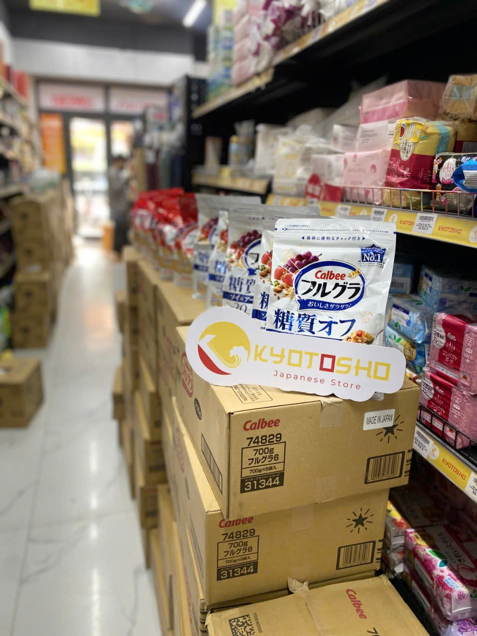 Ngũ cốc hoa quả Calbee ăn kiêng trắng 550g (6g/thùng)
