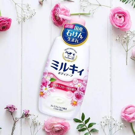 Sữa Tắm Hương Hoa Cỏ Cow Milky Body Soap 500ml