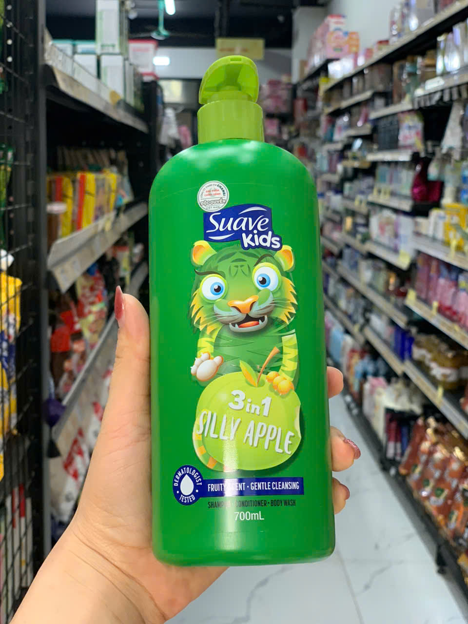 Sữa tắm gội xả toàn thân 3 in 1 Suave Kids hương táo 700ml