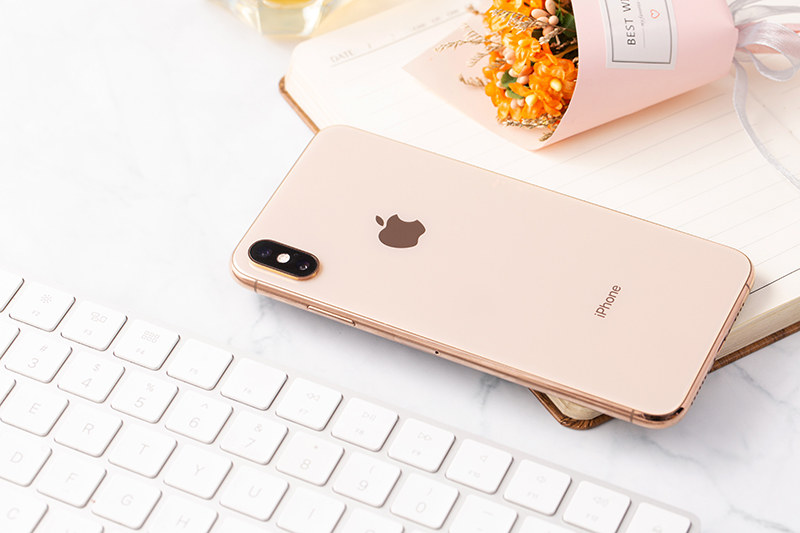 iphone-xs-max-gold-2.jpg