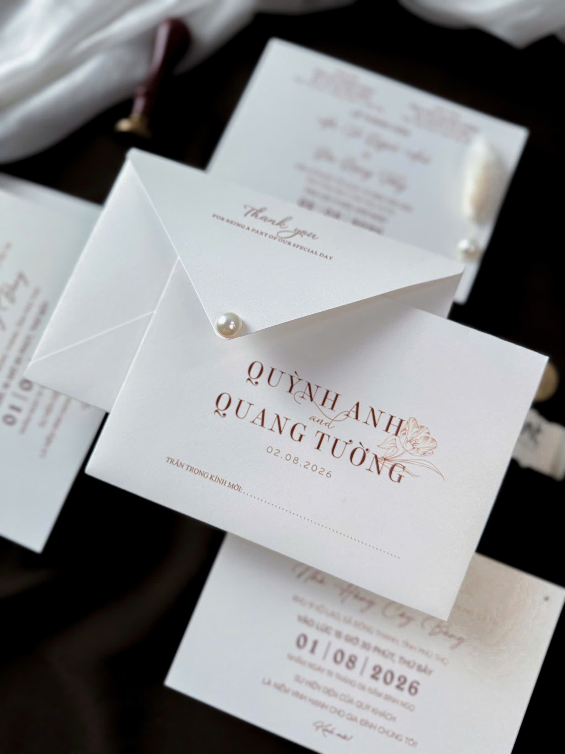 THIỆP CƯỚI TONE TRẮNG ÁNH KIM