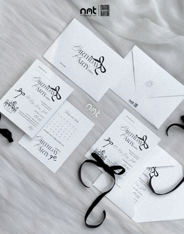 THIỆP SINH NHẬT STYLE TỐI GIẢN TINH TẾ NƠ ĐEN