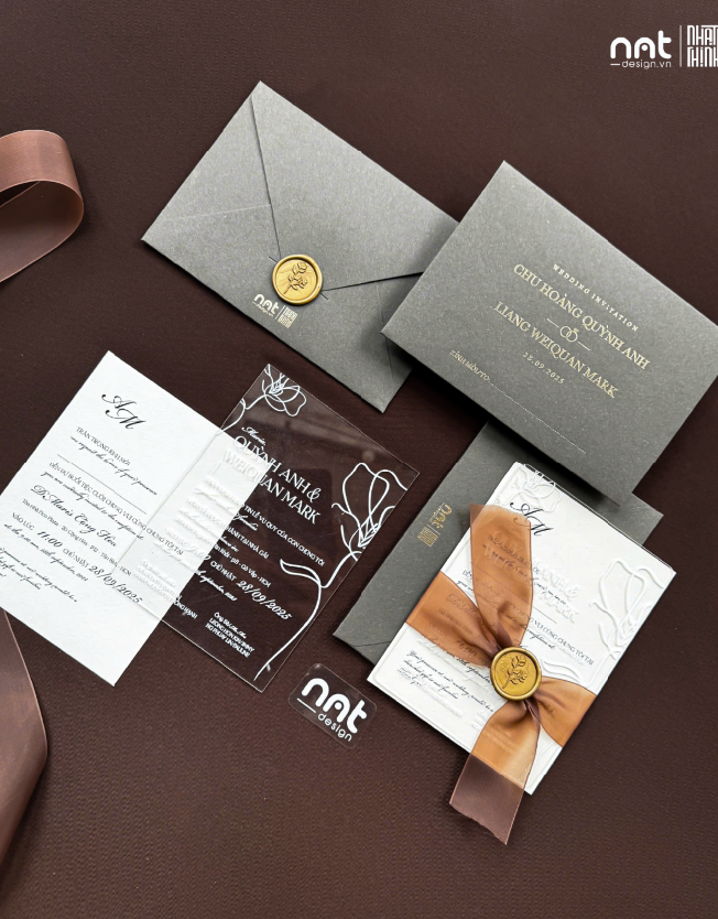 THIỆP CƯỚI GIẤY MỸ THUẬT ÉP KIM RUỘT MICA SANG TRỌNG ĐẲNG CẤP_NÂU