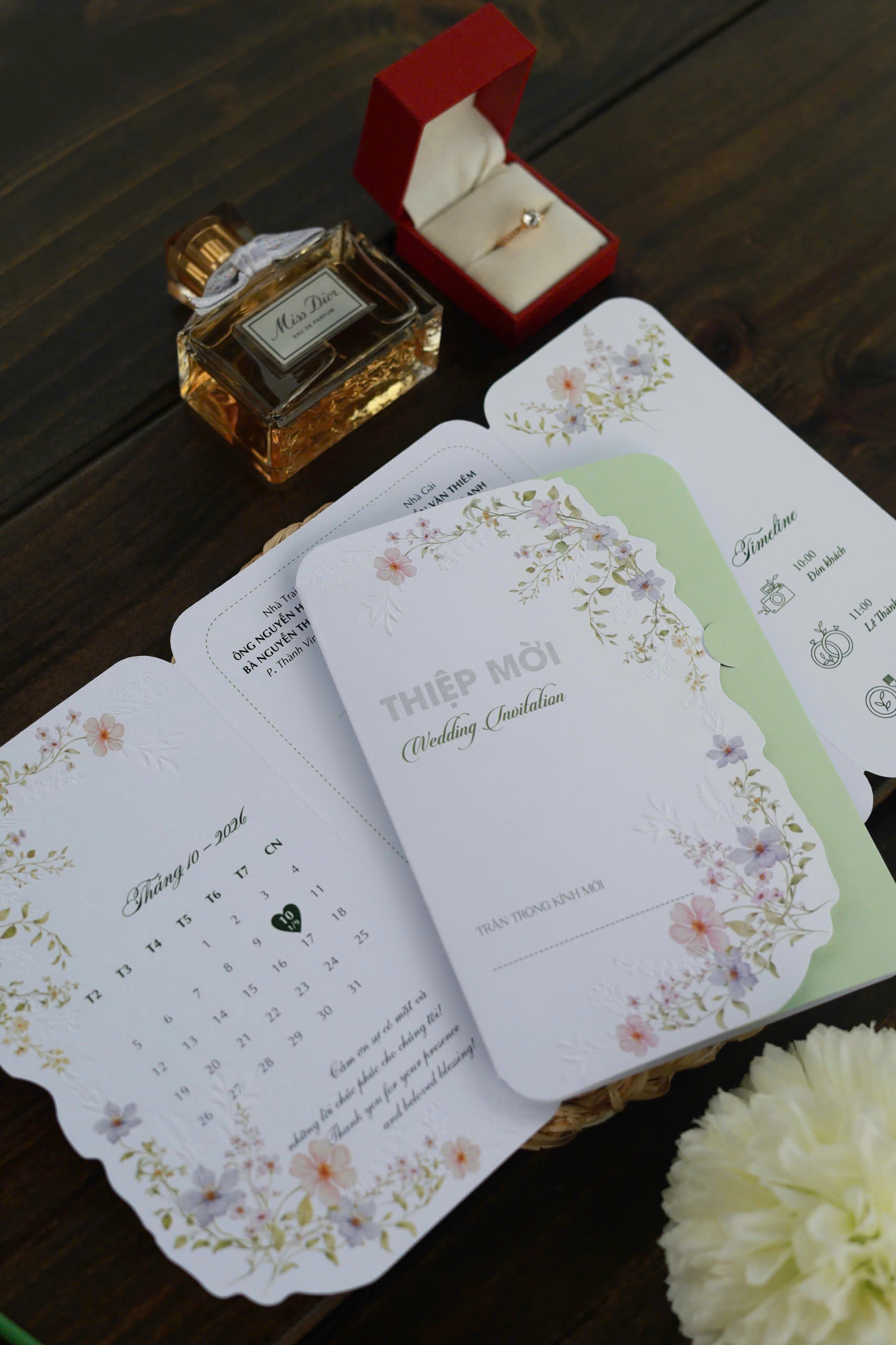 THIEP-CUOI-GAP-3-TRANG-XANH-MINT-HOA-CO.jpg?v=1777434561