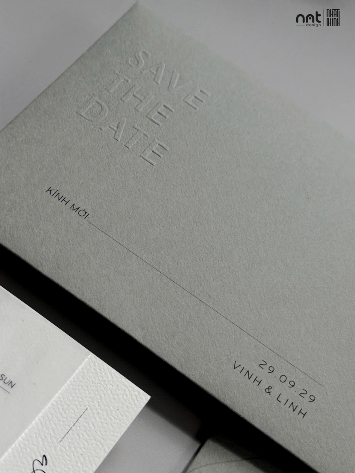THIEP-CUOI-GIAY-MY-THUAT-DAP-NOI-SAVE-THE-DATE_3.png